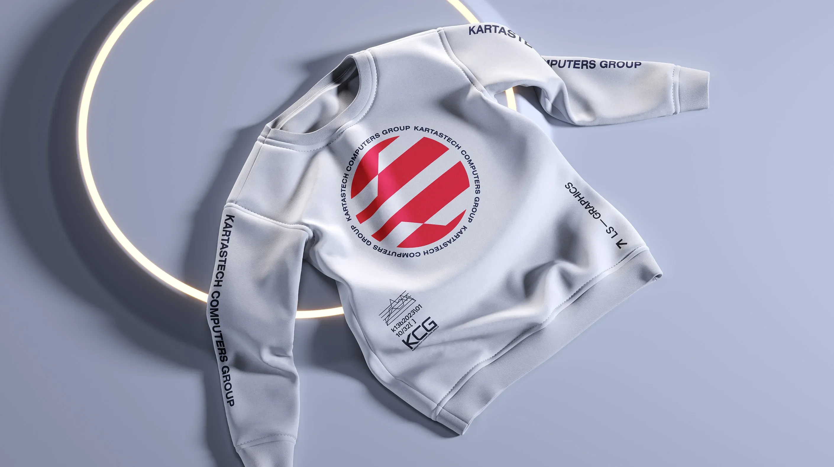 Брендированный свитер