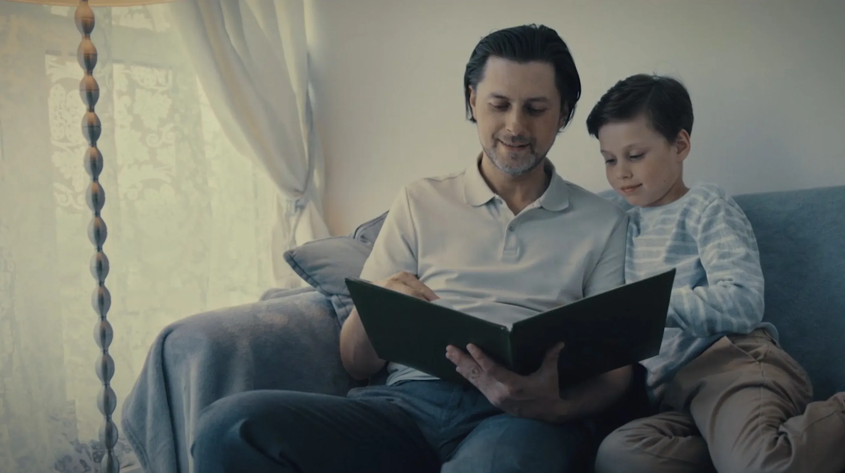 Отец с сыном. Кадр из социального ролика