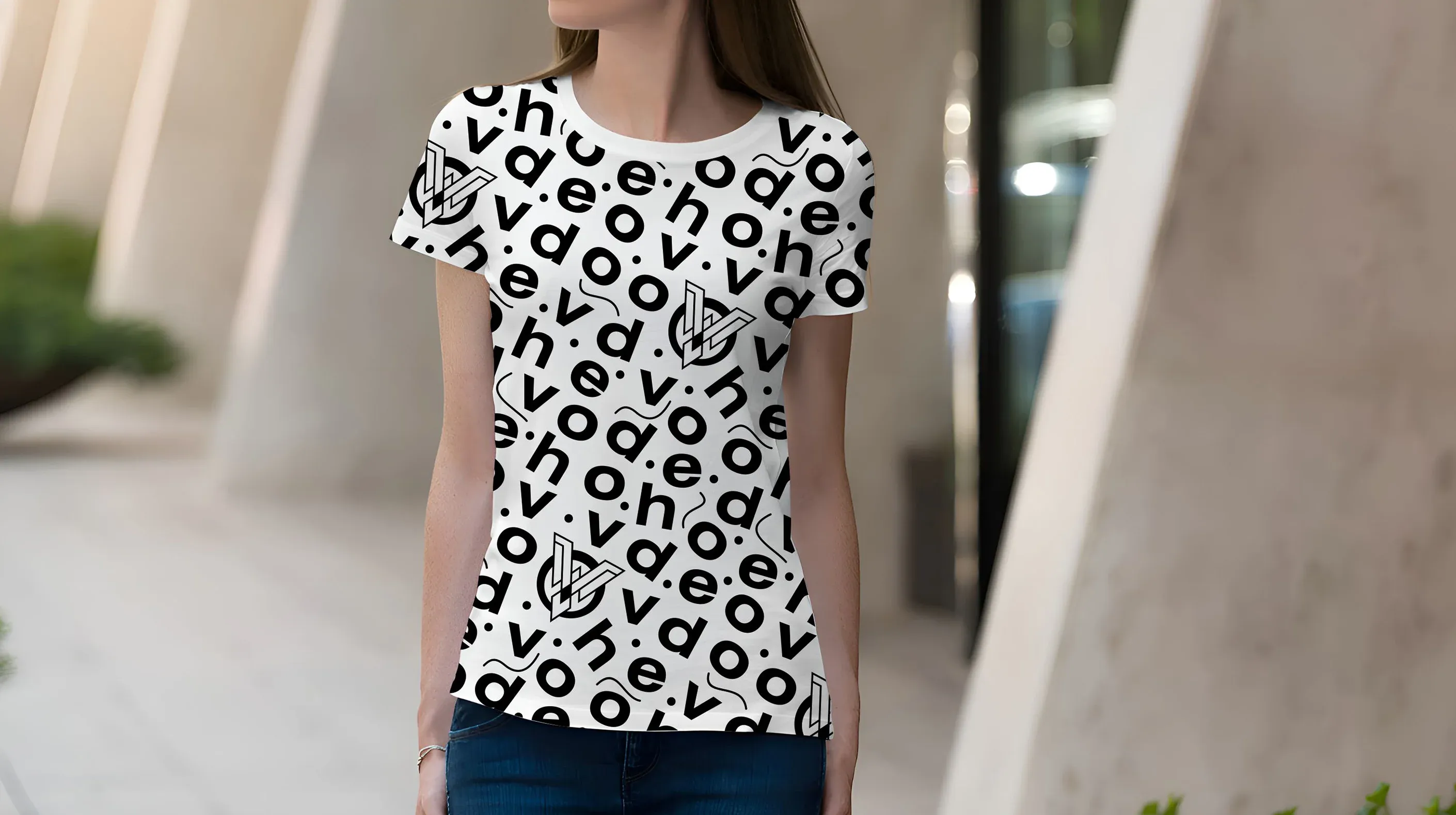 Брендированная футболка белая